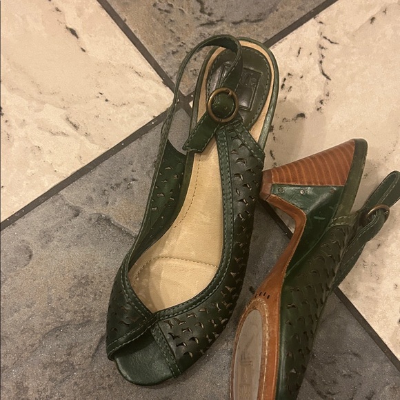 Frye maya cut sling back pump 8M Green Women's Sandals - Picture 7 of 11